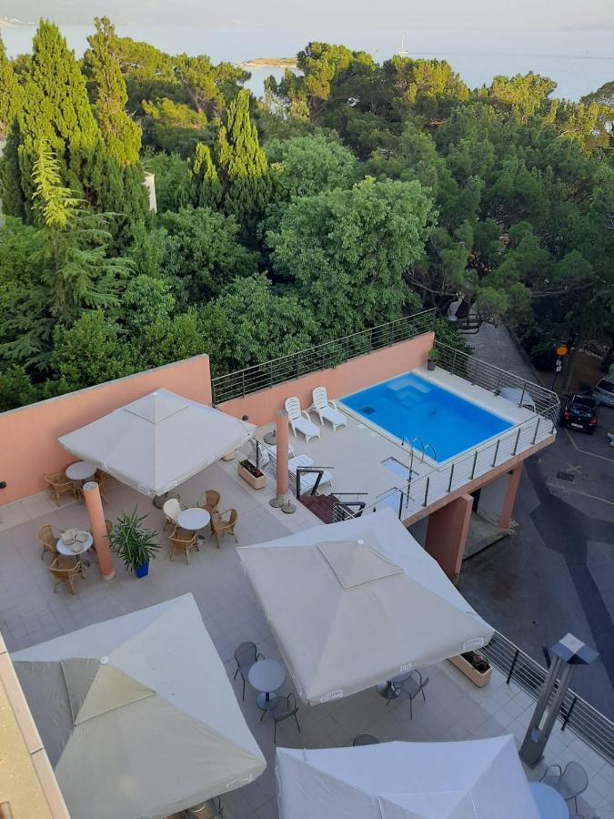 Hotel Tamaris Нови Винодолски Екстериор снимка