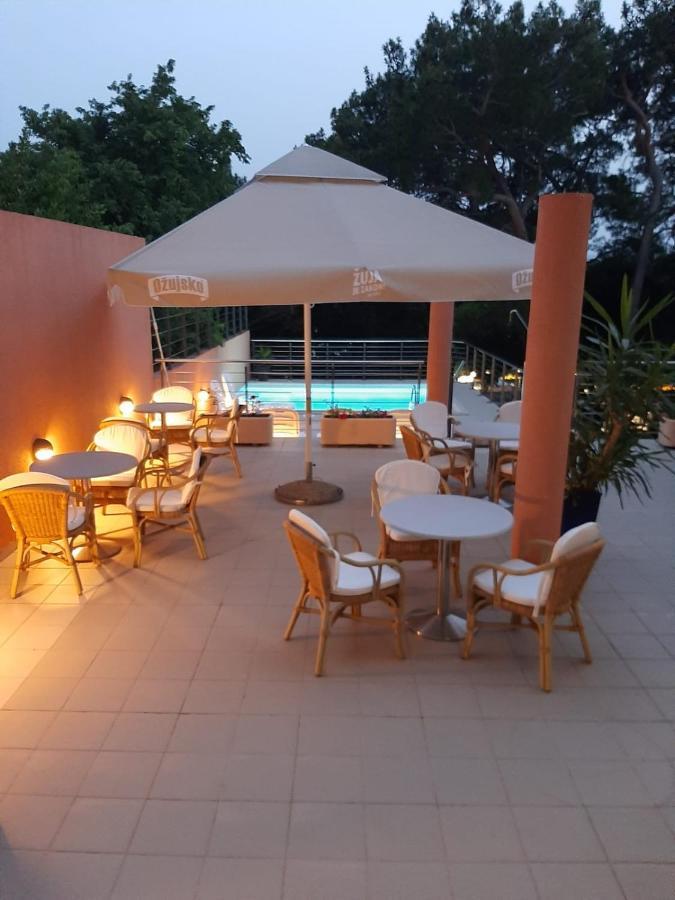 Hotel Tamaris Нови Винодолски Екстериор снимка