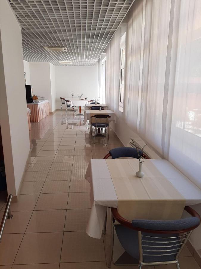 Hotel Tamaris Нови Винодолски Екстериор снимка