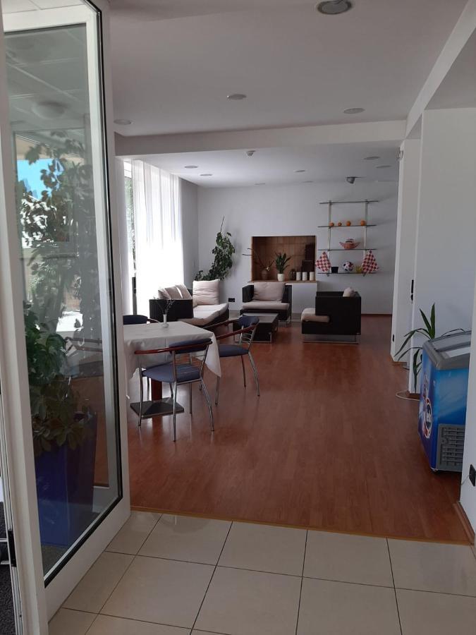 Hotel Tamaris Нови Винодолски Екстериор снимка
