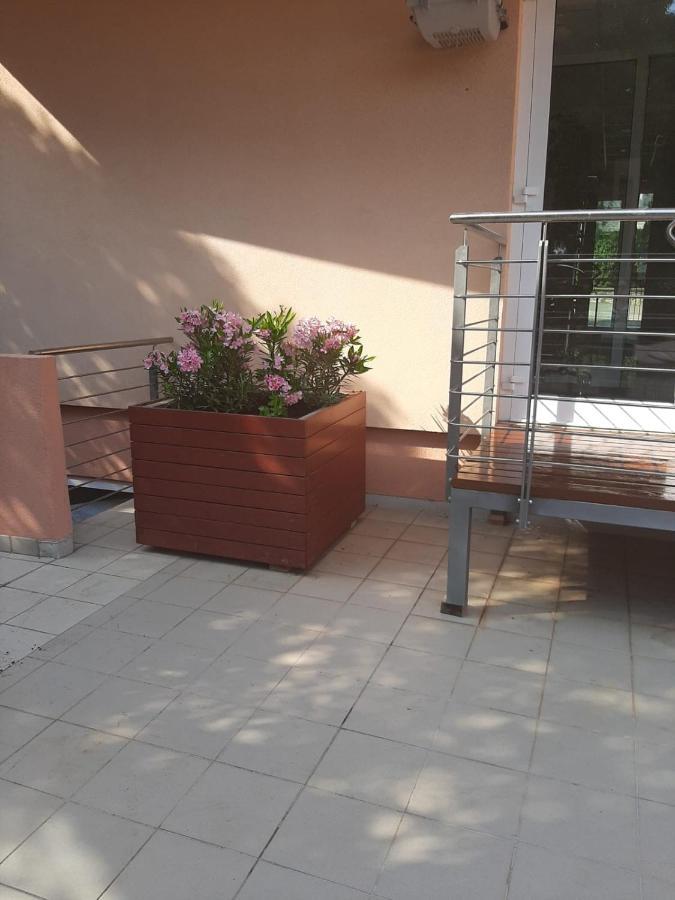 Hotel Tamaris Нови Винодолски Екстериор снимка