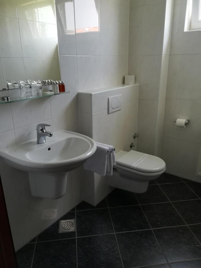 Hotel Tamaris Нови Винодолски Екстериор снимка