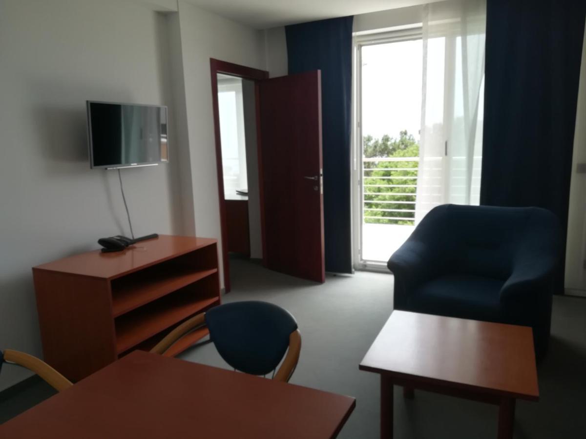 Hotel Tamaris Нови Винодолски Екстериор снимка